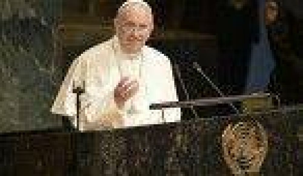 El papa dice que evangelizar a pobres “no se trata de hacer asistencia social y mucho menos política”