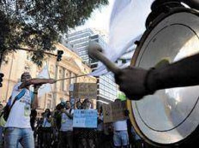 Despidos, persecuci�n y desmantelamiento para el cambio