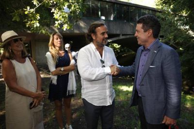 Giri y el embajador norteamericano Noah Mamet compartieron visitas a espacios culturales