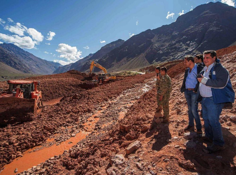 El Paso sigue cerrado por los aludes