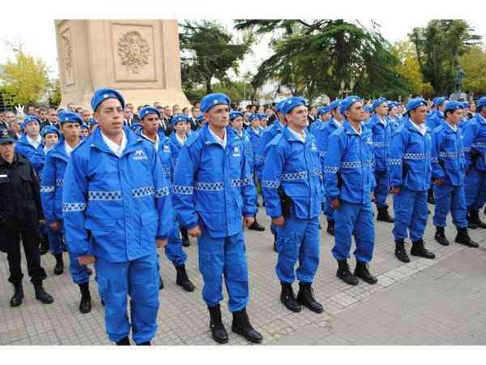 En marzo comenzar� a funcionar en Azul la Escuela de la Polic�a Local y en diciembre 100 efectivos saldr�n a la calle