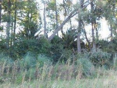 Ezeiza: Gast�n Granados recorri� la zonas afectadas por el temporal