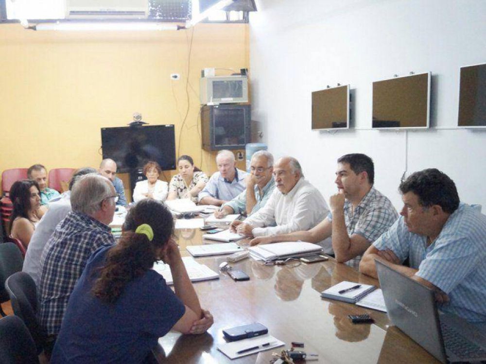 Priorizan recursos humanos para hospitales del interior