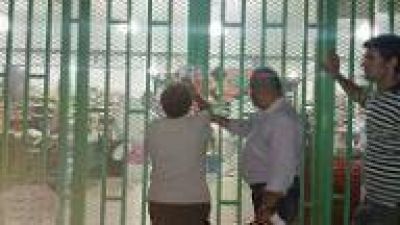 La Plata: Clausura un supermercado �Chino� por tener vencida la habilitaci�n