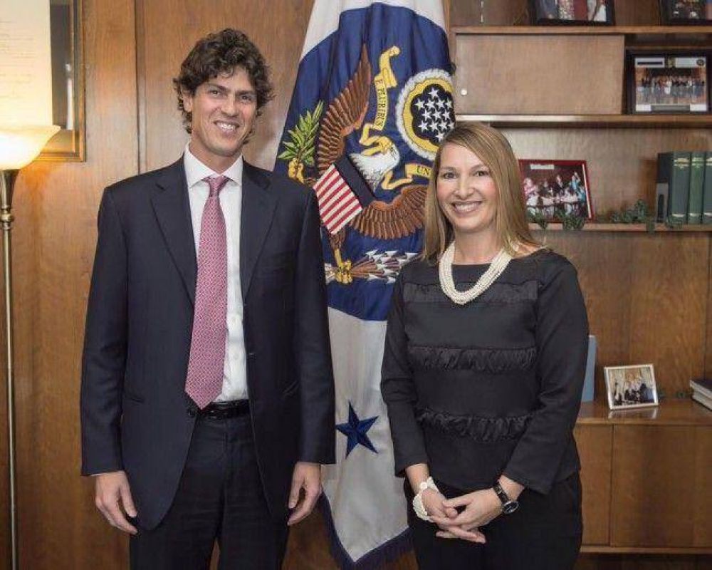 Lousteau, instalado en los Estados Unidos