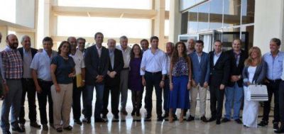 Cumbre de gobernadores del PJ: Peppo reclam� un trato igualitario para los chaque�os