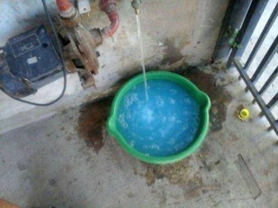 S�enz Pe�a: sorprendi� a la gente el color azul del agua de red provista por Sameep