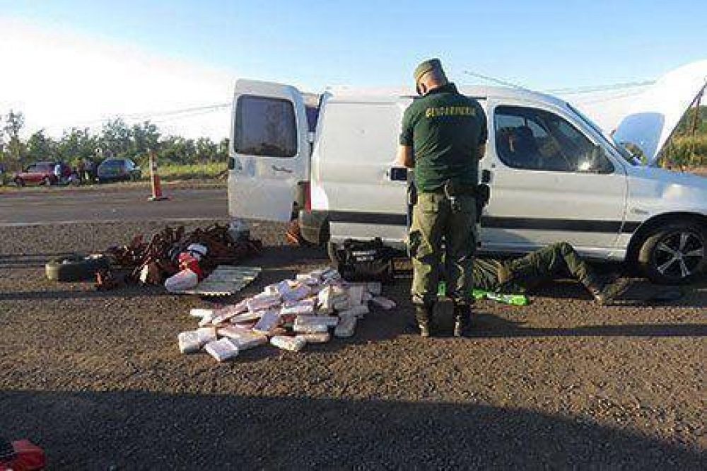 Gendarmera secuestr este domingo 194 kilos de marihuana en Plaza