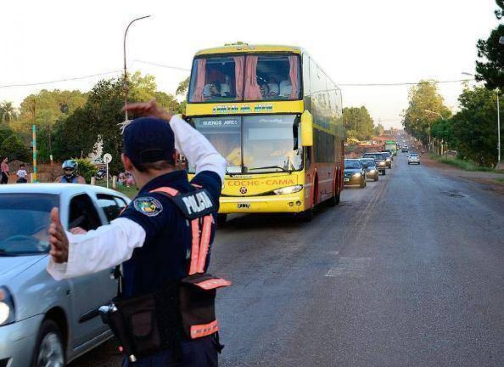 Hasta seis kil�metros de cola por el sem�foro de Candelaria