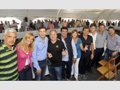 Con la presencia del Intendente Marcelo Santill�n, el Pj bonaerense convoc� a la unidad