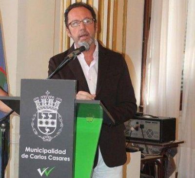 El intendente de Carlos Casares avanz� en su idea de construir 200 viviendas