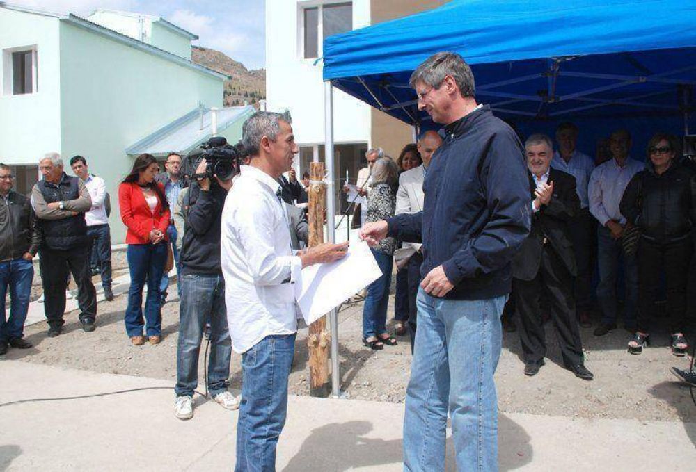ONGARATO: �Estamos trabajando fuertemente para que la vivienda propia sea una realidad para muchas familias de Esquel�