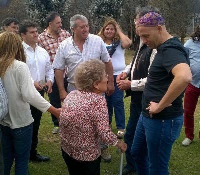 PARQUE NACIONAL LOS ALERCES: Bergman recorri� la zona del incendio que ya consumi� m�s de 1700 hect�reas