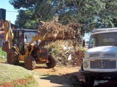 La Municipalidad realiz� un intenso operativo de limpieza en Villa Cabello‏