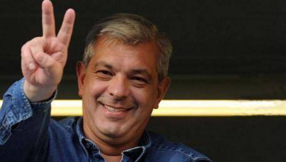 Dominguez contra Macri por querer meterse en el PJ