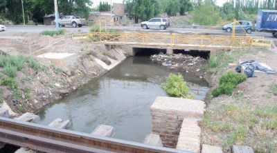 Limpian canales y desag�es para evitar inundaciones