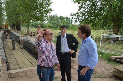 Alex Campbell recorre la provincia