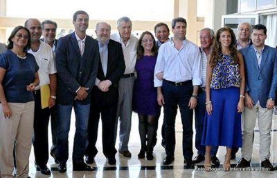 Gobernadores del PJ se re�nen hoy con Frigerio por el tema coparticipaci�n