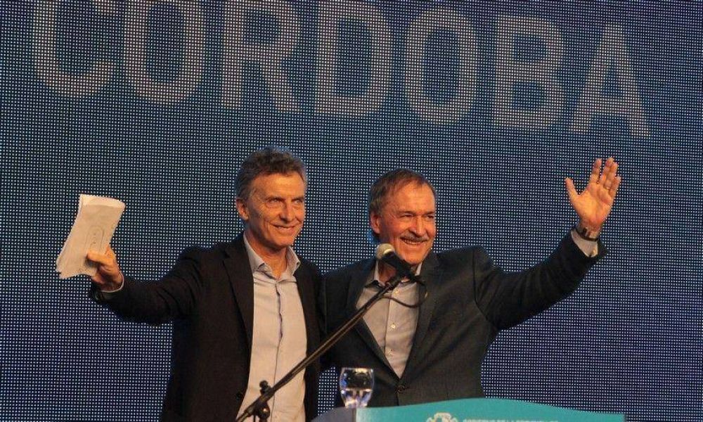 Macri pas� por C�rdoba con anuncios y gestos