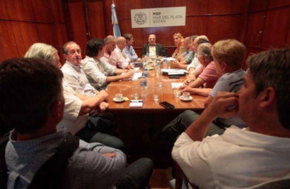 Arroyo se reuni� con su gabinete para analizar, entre otros temas, el proyecto del Presupuesto