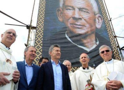 Un encuentro que sirvi� para tender puentes con la Iglesia