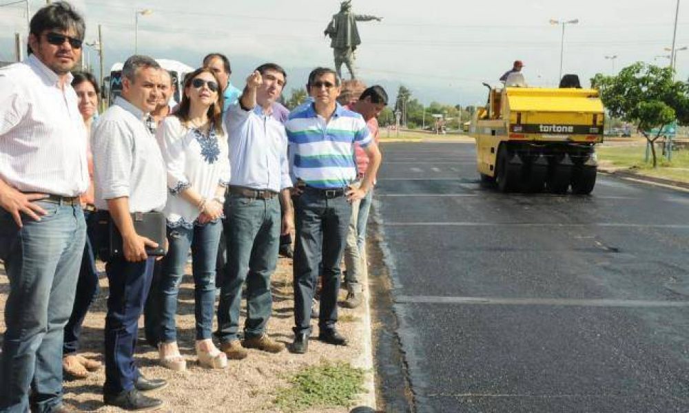 Comenz� repavimentaci�n y bacheo en la golpeada Capital