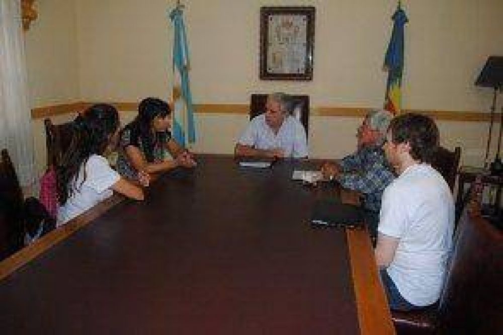 El Intendente Municipal mantuvo una reuni�n con integrantes de ASID