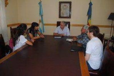 El Intendente Municipal mantuvo una reuni�n con integrantes de ASID