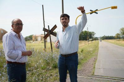 Galli anunci� incorporaci�n de una ambulancia y la construcci�n de un puente en el Camino de los Pueblos