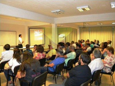 Se realiz� una charla sobre cr�ditos para emprendedores y microempresarios