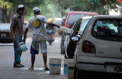 Cuidacoches: PRO cuenta con Oca�a para prohibirlos