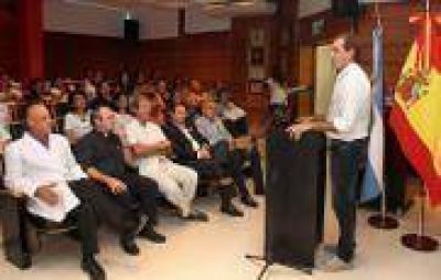 La Plata: Garro particip� de la inauguraci�n de un curso de Geront�logos y recorri� el Hospital Espa�ol