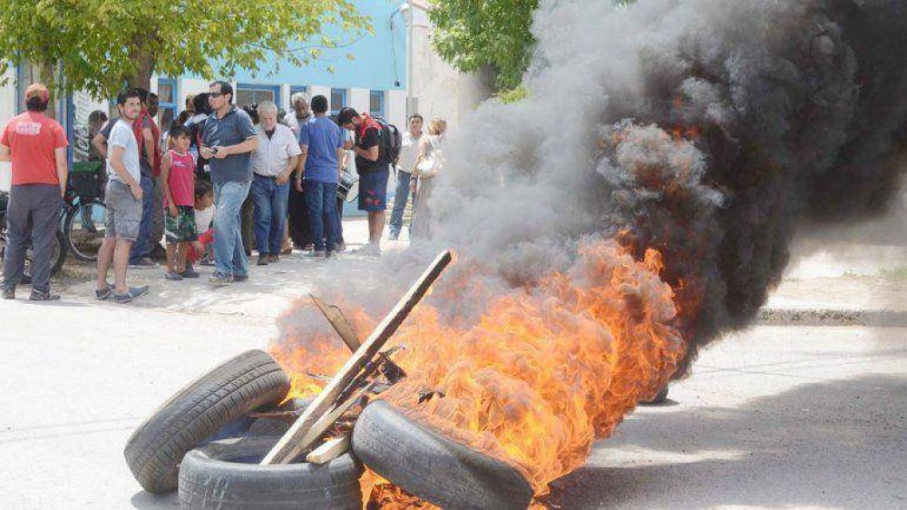 Conmoci�n por la detenci�n del gremialista Aguiar