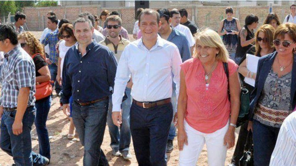 Guti�rrez viaja para buscar fondos y por el precio del gas