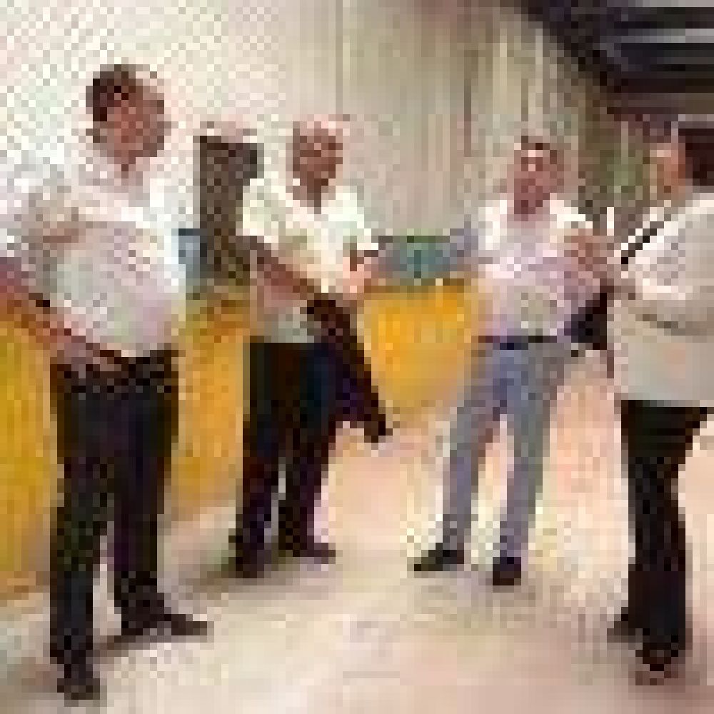 Borselli visit� localidades de Santa Cruz para gestionar proyectos y recorrer escuelas