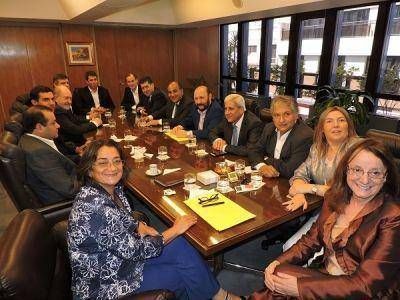 El Vicegobernador Neder en la reuni�n previa del encuentro de Gobernadores