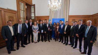 �No puede haber cuatro provincias con mejoras de fondos y 20 en lista de espera�