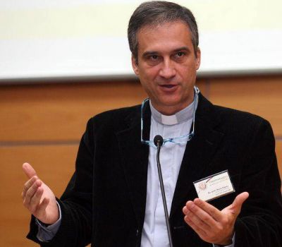 Dar�o Vigan�: �La Iglesia debe invertir con eficiencia en medios informativos y no multiplicarlos�