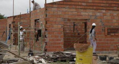 Miles de familias sin techo propio esperan el sorteo de 200 viviendas