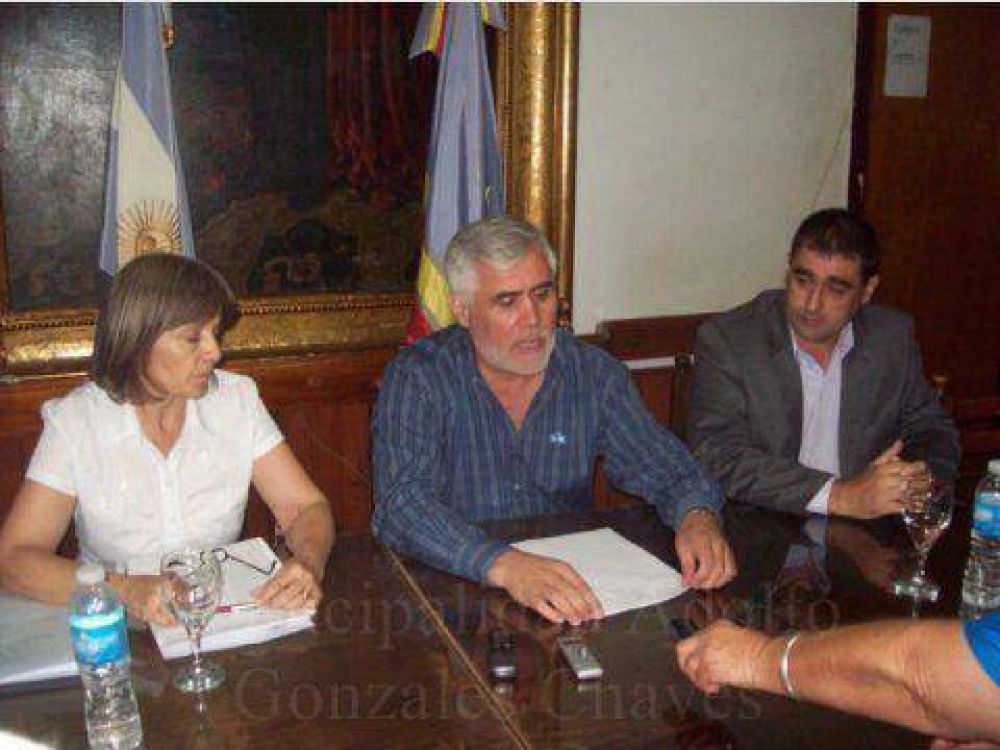 La Deuda encontrada en el Hospital Eli�agaray y la demanda por el p�rtico, temas Abordados por el intendente Santill�n.