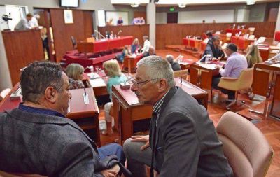 Los pliegos para el Superior y el Comit� de Investigaci�n Financiera pasan a comisi�n