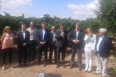 Desde Mendoza, Macri inst� a 