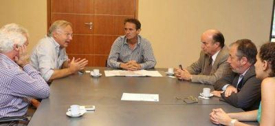 Gabriel Katopodis mantuvo una reuni�n con autoridades de AySA