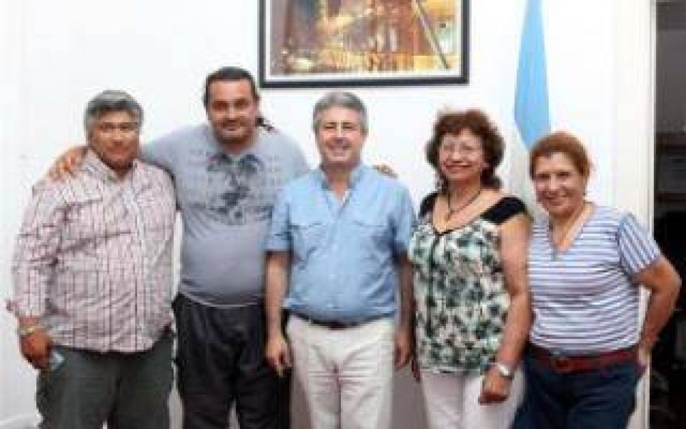 Pergamino: Mart�nez recibi� a representantes de pueblos originarios