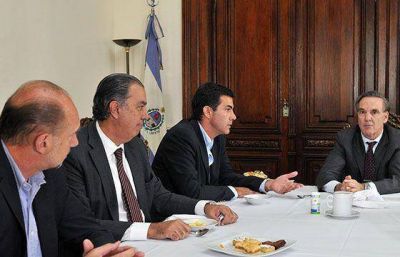 Urtubey pidi� que se respete el federalismo y trabajar en los temas que necesita la gente