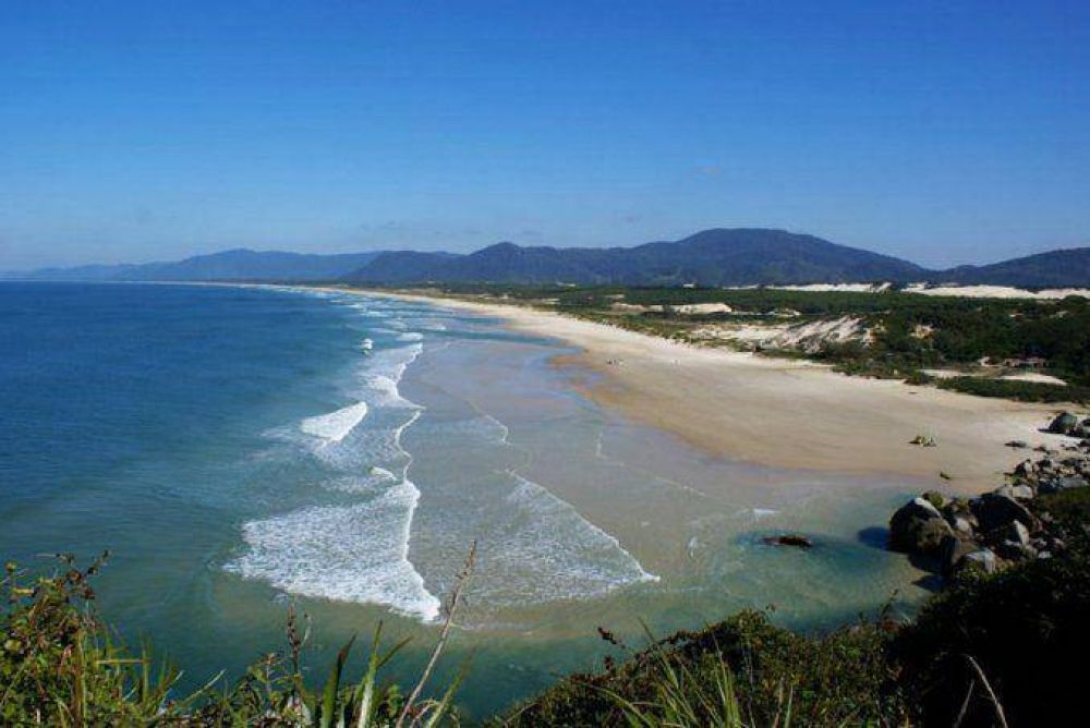 Encuentran un cuerpo en la costa de Florian�polis