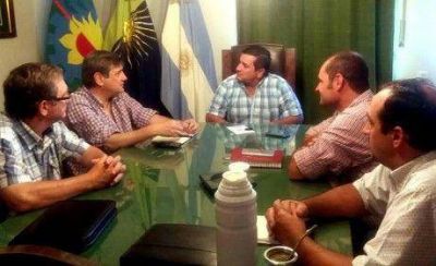 El intendente de Pellegrini solicit� maquinarias de Vialidad Provincia para la red vial