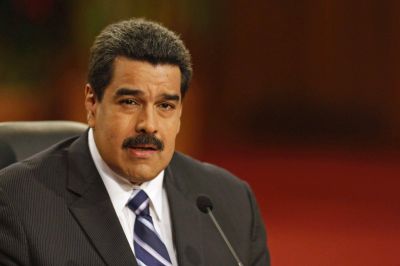 Maduro llama a rebelarse contra la Asamblea por una ley de vivienda