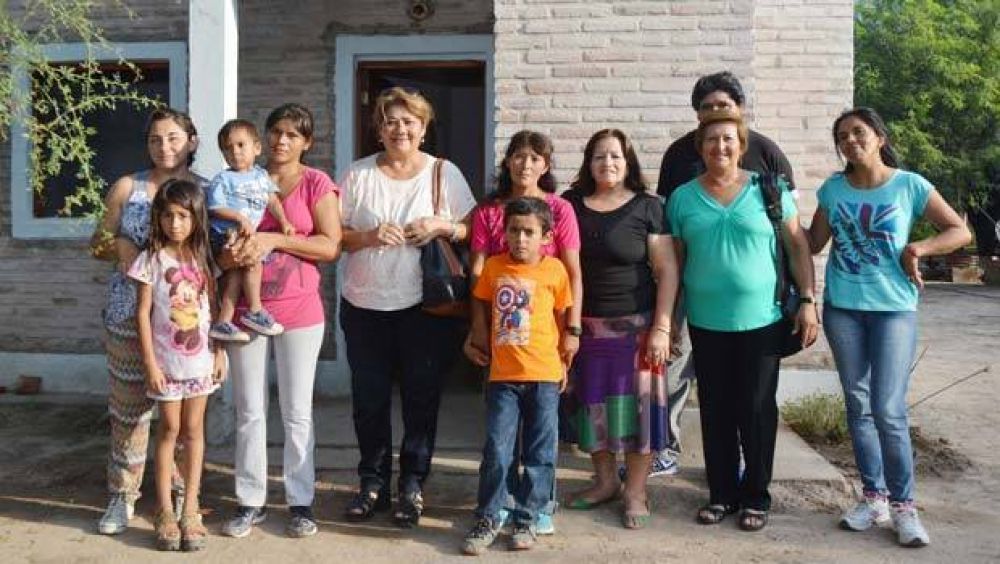 Entregan viviendas sociales en Santa Mara, Santa Rosa, El Zanjn y en Maquito
