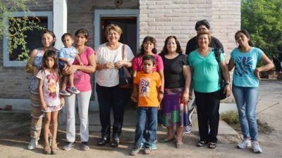 Entregan viviendas sociales en Santa Mar�a, Santa Rosa, El Zanj�n y en Maquito